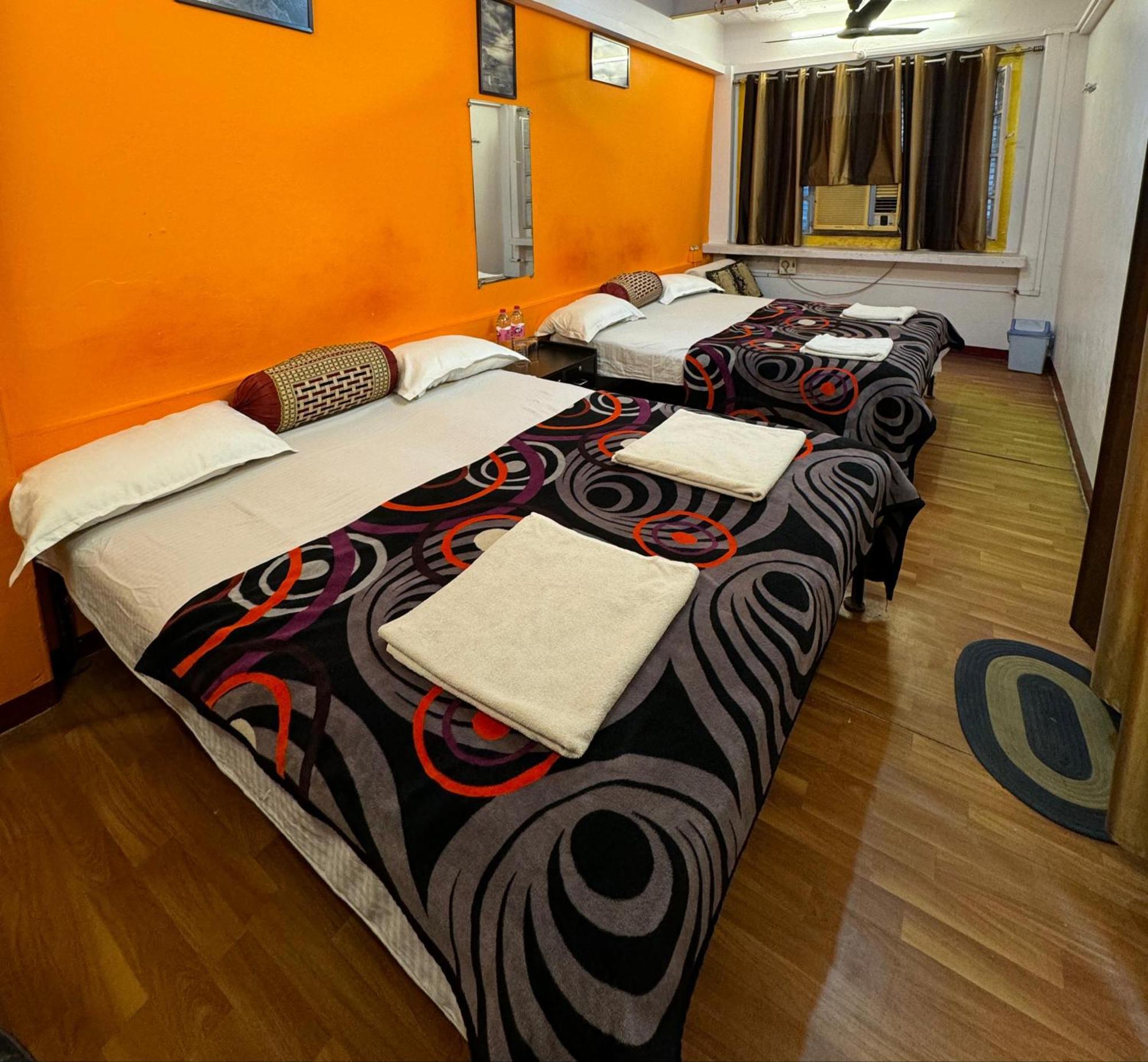 The Golden Lodge Benares Buitenkant foto
